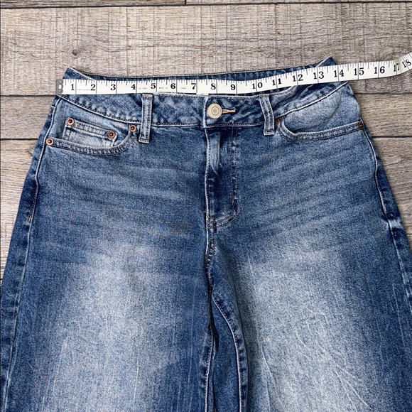 SO Women's Blue Mid-Rise Barrel Jeans - Picture 7 of 11